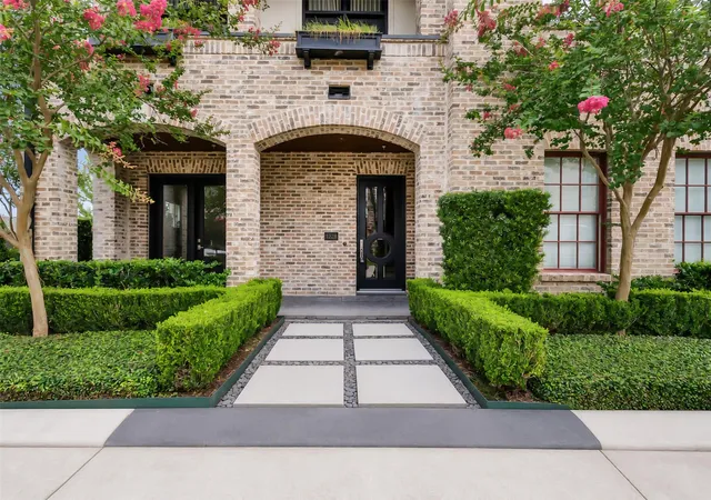 3rd image of 1228 Mosaico Ln, Houston, TX 77055 | MLS# 29521069