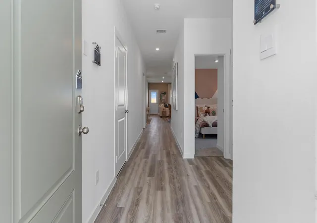 2nd image of 1013 Paddlefish Ln, Alvin, TX 77511 | MLS# 43141036