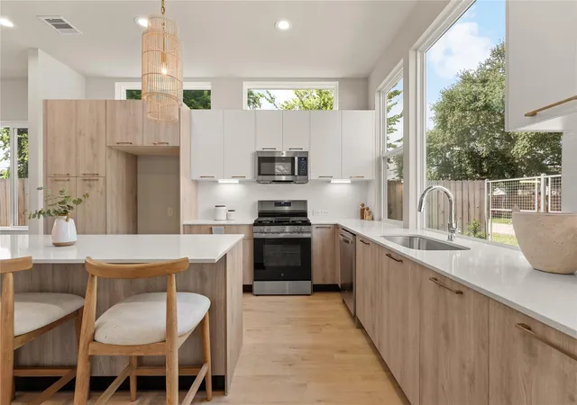 1st image of 1806 Yates St, Houston, TX 77020 | MLS# 26309540