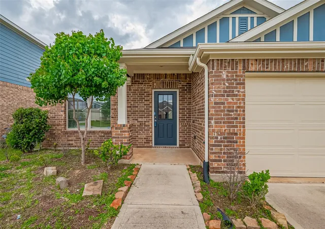 Photo 2 of Single family home for sale at 335 Jewett Meadow Dr, Magnolia, TX 77354 | MLS# 22064190 | Listing updated on 2026-08-20