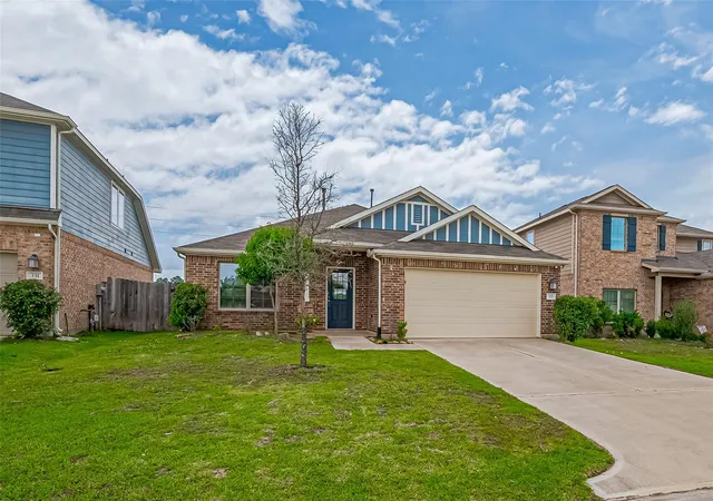 Photo 3 of Single family home for sale at 335 Jewett Meadow Dr, Magnolia, TX 77354 | MLS# 22064190 | Listing updated on 2026-08-20