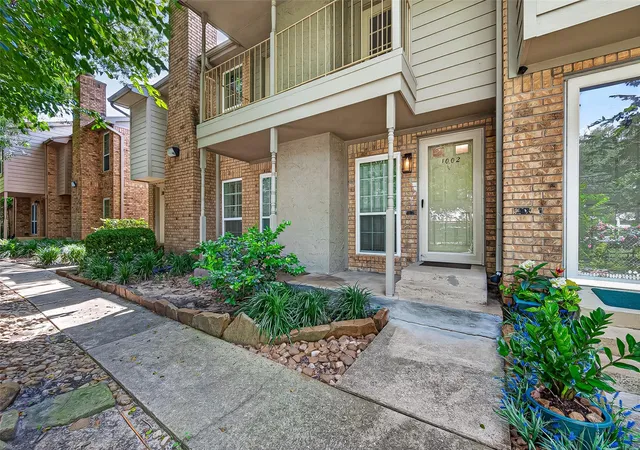 3rd image of 10615 Briar Forest Dr #1002, Houston, TX 77042 | MLS# 22691475