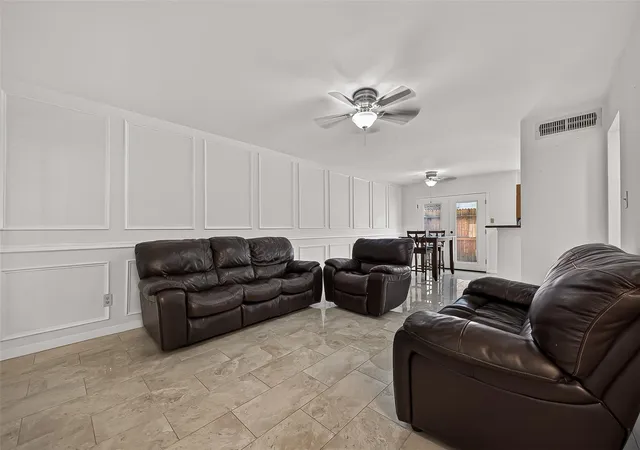5th image of 10615 Briar Forest Dr #1002, Houston, TX 77042 | MLS# 22691475