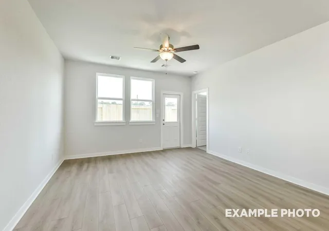 Photo 3 of Single family home for sale at 2116 S Canopy Crossing Cir, Conroe, TX 77301 | MLS# 75822220 | Listing updated on 2026-09-10