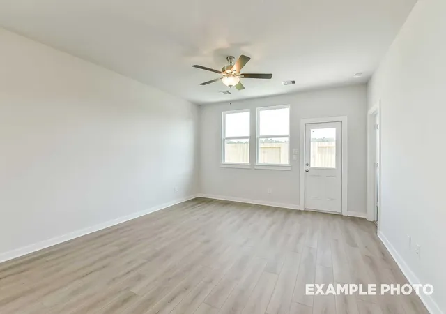 Photo 4 of Single family home for sale at 2116 S Canopy Crossing Cir, Conroe, TX 77301 | MLS# 75822220 | Listing updated on 2026-09-10