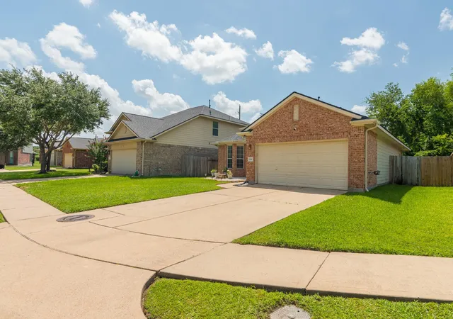 Photo 3 of Sale Pending at 1906 Spring Cliff Ct, Spring, TX 77373 | MLS# 93085103 | Listing updated on 2026-09-17