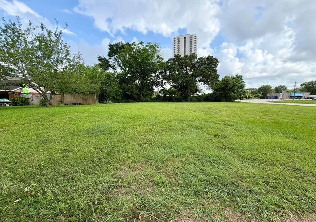 1st image of 0 Shirleen Dr, Seabrook, TX 77586 | MLS# 76549552