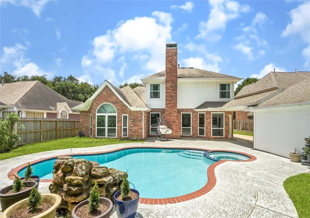 Photo 3 of Single family home for sale at 1327 Blackthorne Dr, Houston, TX 77094 | MLS# 54023362 | Listing updated on 2026-09-20