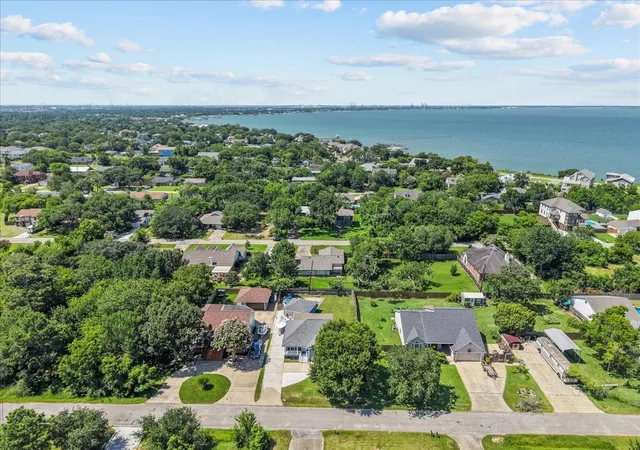 21st image of 223 E Forest Ave, La Porte, TX 77571 | MLS# 20406254