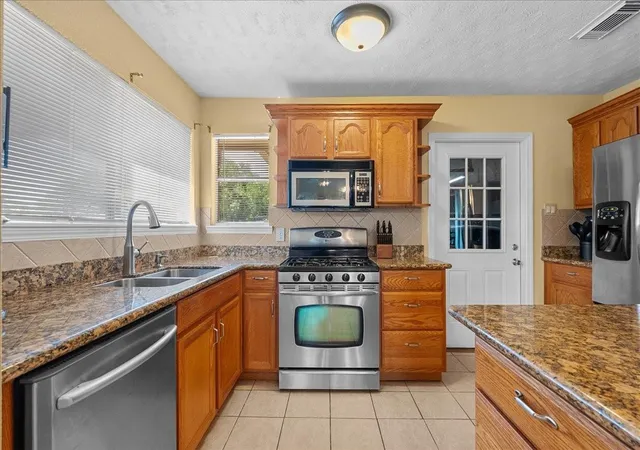 5th image of 223 E Forest Ave, La Porte, TX 77571 | MLS# 20406254