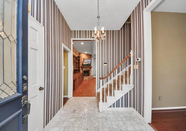 2nd image of 722 Chevy Chase Cir, Sugar Land, TX 77478 | MLS# 90405888