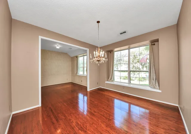 3rd image of 722 Chevy Chase Cir, Sugar Land, TX 77478 | MLS# 90405888