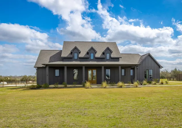 Photo 1 of Single family home for sale at 115 Country View Ln, Schulenburg, TX 78956 | MLS# 29877922 | Listing updated on 2026-06-16
