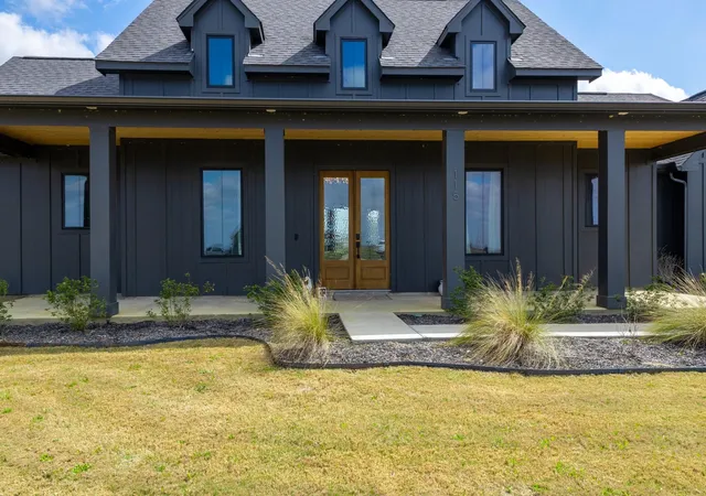 Photo 2 of Single family home for sale at 115 Country View Ln, Schulenburg, TX 78956 | MLS# 29877922 | Listing updated on 2026-06-16