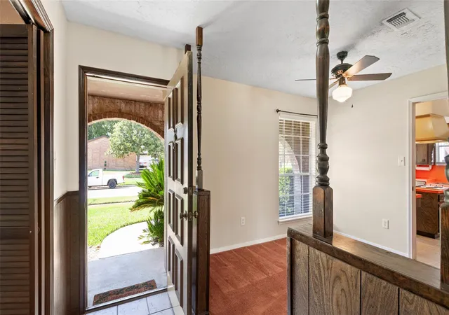 5th image of 10507 Huntington Way Dr, Houston, TX 77099 | MLS# 8503137