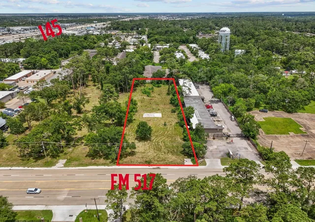 3rd image of 501 Fm 517 Rd E, Dickinson, TX 77539 | MLS# 87739338