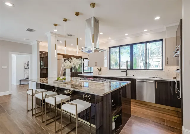 Photo 4 of Single family home for sale at 502 Lee Shore Ln, Houston, TX 77079 | MLS# 44441148 | Listing updated on 2026-09-18