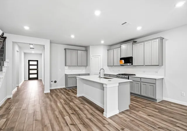 4th image of 11502 Youngquist Dr, Dayton, TX 77535 | MLS# 78192233
