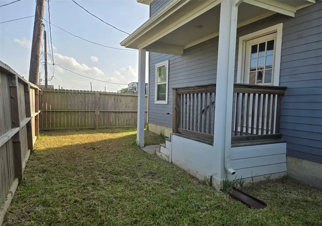 17th image of 131 Dolphin Hbr N, Baytown, TX 77523 | MLS# 10209079