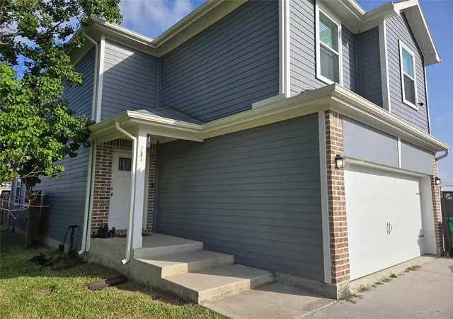 2nd image of 131 Dolphin Hbr N, Baytown, TX 77523 | MLS# 10209079