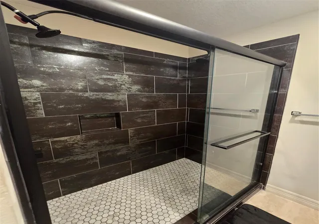 5th image of 131 Dolphin Hbr N, Baytown, TX 77523 | MLS# 10209079