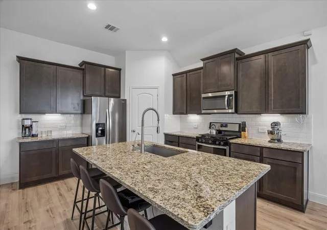 2nd image of 1630 Little Rabbit Ct, Montgomery, TX 77316 | MLS# 12929275