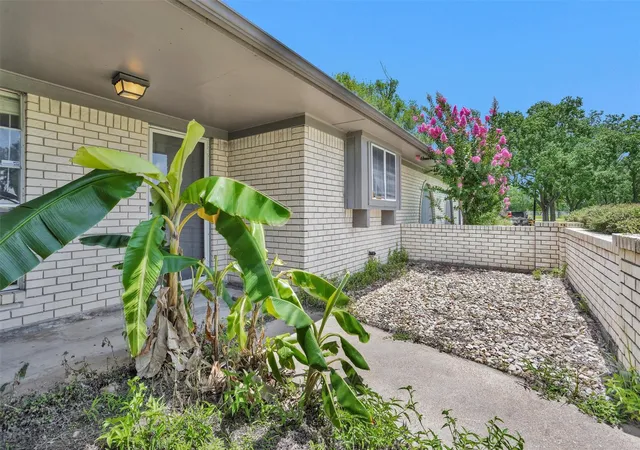 5th image of 11120 N D St, La Porte, TX 77571 | MLS# 35740730