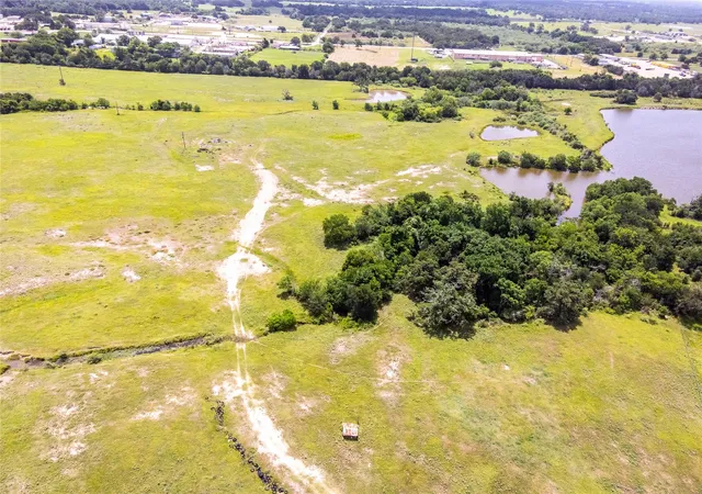Homes for sale in Giddings, TX | 5951 Acres Cr 208, Giddings, TX 78942 | MLS# 18160123