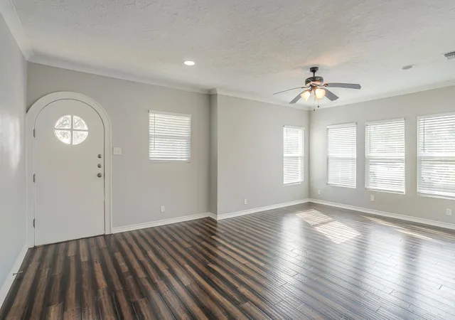 Photo 4 of Sale Pending at 934 Lehman St, Houston, TX 77018 | MLS# 70822906 | Listing updated on 2026-09-15