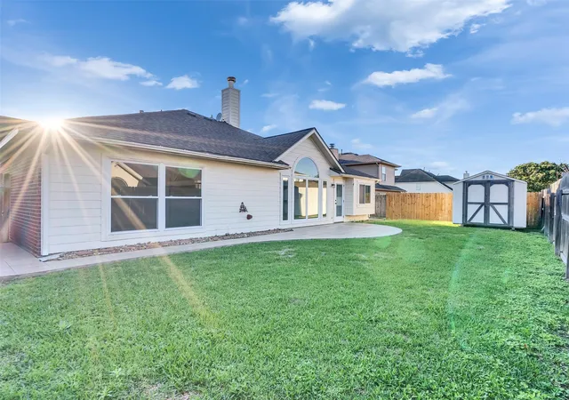 4th image of 8018 Fox St, Baytown, TX 77523 | MLS# 98242911