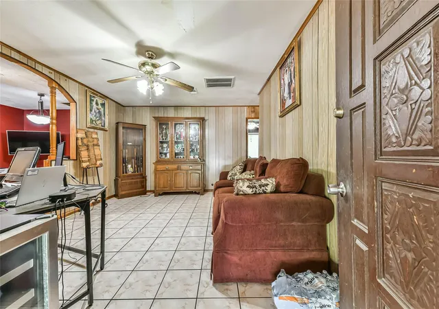 Photo 4 of Sale Pending at 10438 Caxton St, Houston, TX 77016 | MLS# 90146106 | Listing updated on 2026-08-12