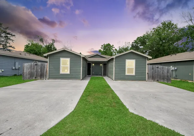 Photo 1 of Single family home for sale at 9027 Madera Rd #A/B, Houston, TX 77078 | MLS# 82621885 | Listing updated on 2026-09-10