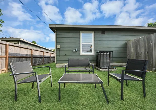 Photo 4 of Single family home for sale at 9027 Madera Rd #A/B, Houston, TX 77078 | MLS# 82621885 | Listing updated on 2026-09-10