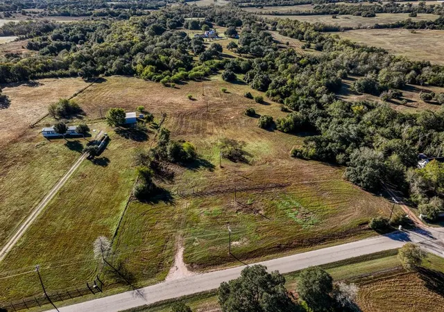 4th image of 10702 Palestine Rd, Brenham, TX 77833 | MLS# 57377753