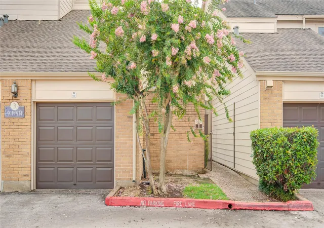 Homes for sale in Houston, TX | 2277 S Kirkwood Road, Houston, TX 77077 | Houzeo
