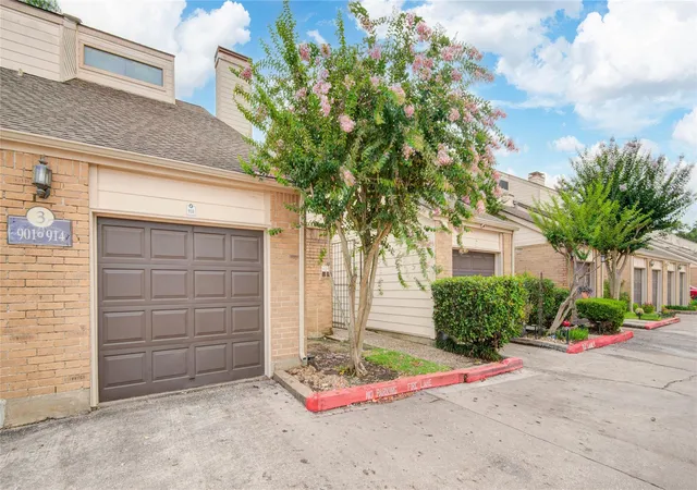 Homes for sale in Houston, TX | 2277 S Kirkwood Rd #910, Houston, TX 77077 | MLS# 50553675