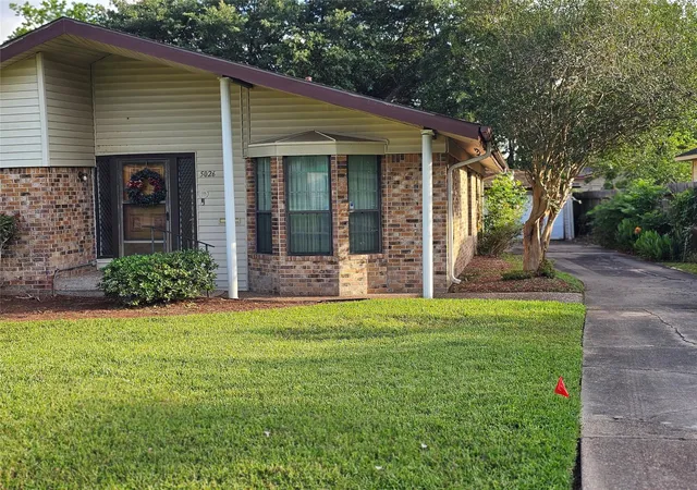 2nd image of 5026 Wilmington St, Houston, TX 77033 | MLS# 28826476