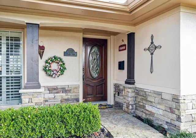 Photo 4 of Sale Pending at 1502 Adkins Rd, Houston, TX 77055 | MLS# 17300734 | Listing updated on 2026-09-21