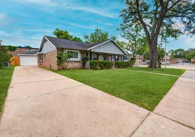 1st image of 7927 Pella Dr, Houston, TX 77036 | MLS# 75393313