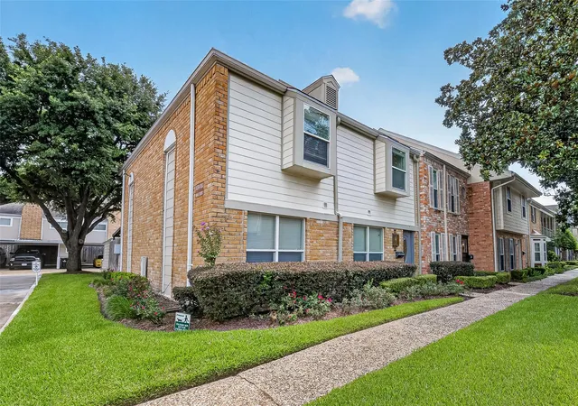 Photo 2 of Townhouse for sale at 10383 Briar Forest Dr, Houston, TX 77042 | MLS# 23110919 | Listing updated on 2026-10-02