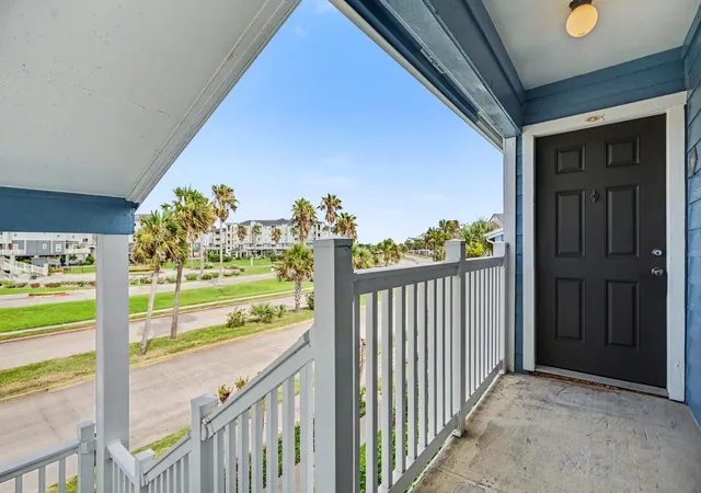 Homes for sale in Galveston, TX | 3506 Cvs Vw Blvd, Galveston, TX 77554