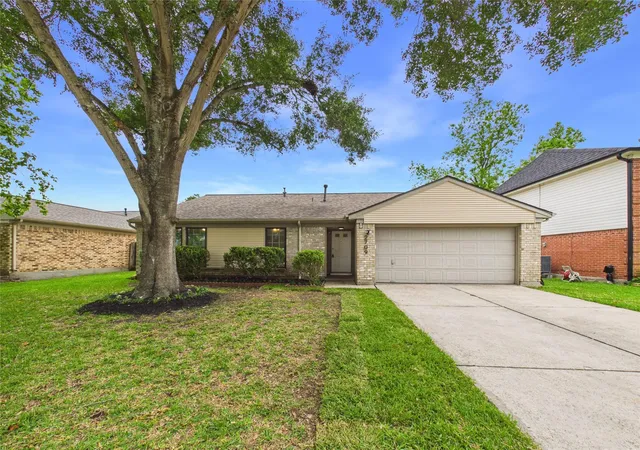 Photo 2 of Single family home for sale at 2709 Merrimac Dr, League City, TX 77573 | MLS# 47792617 | Listing updated on 2026-07-20