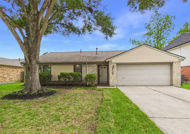 Photo 3 of Single family home for sale at 2709 Merrimac Dr, League City, TX 77573 | MLS# 47792617 | Listing updated on 2026-07-20