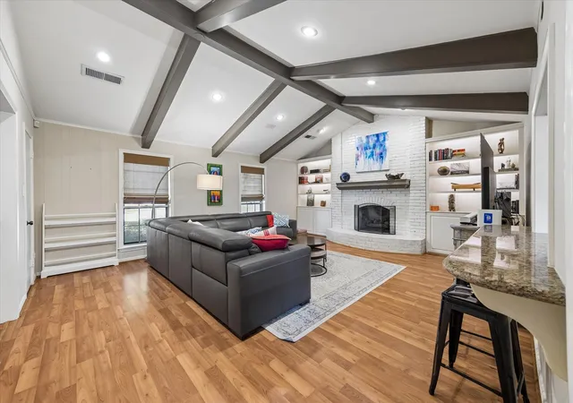 Photo 3 of Sale Pending at 4902 Clift Haven Dr, Houston, TX 77018 | MLS# 57197826 | Listing updated on 2026-09-03