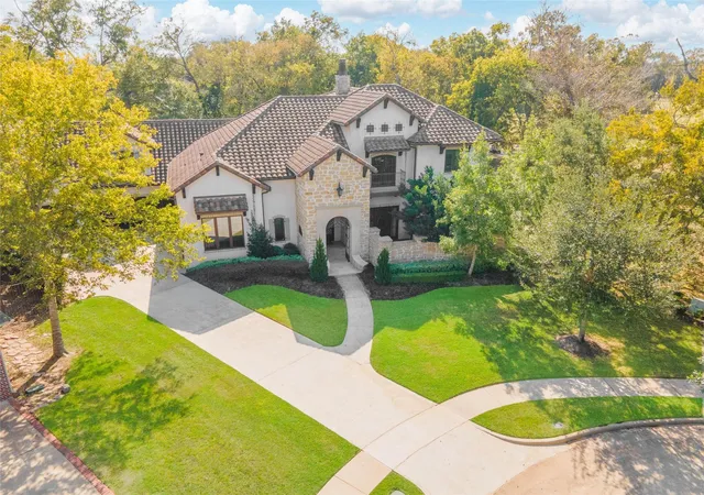 Photo 2 of Mansion for sale at 10 Sullivans Ln, Missouri City, TX 77459 | MLS# 41983818 | Listing updated on 2026-08-20
