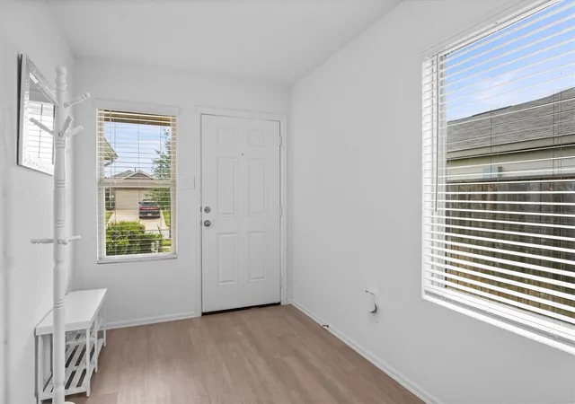 Photo 2 of Single family home for sale at 164 Pine Bnd Ct, Magnolia, TX 77354 | MLS# 35260497 | Listing updated on 2026-09-03