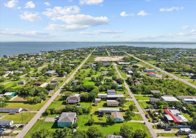 Photo 3 of Land for sale at 710 Broadway, Dickinson, TX 77539 | MLS# 2668854 | Listing updated on 2026-07-24