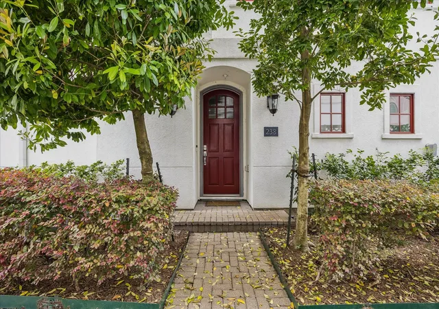 2nd image of 238 E 28th St, Houston, TX 77008 | MLS# 70579351