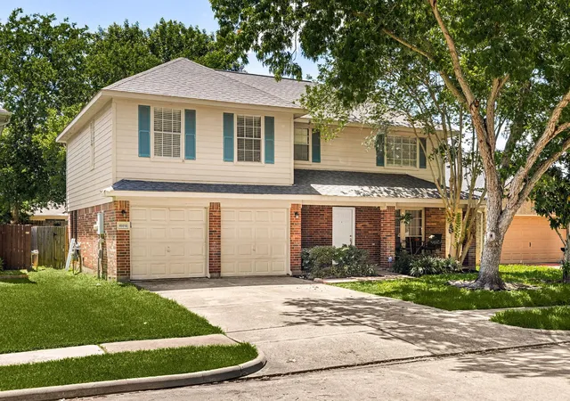 Homes for sale in Sugar Land, TX | 16818 Basewood Ct, Sugar Land, TX 77498 | MLS# 90034644