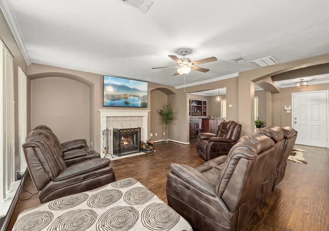 Homes for sale in Sugar Land, TX | 16818 Basewood Ct, Sugar Land, TX 77498 | MLS# 90034644